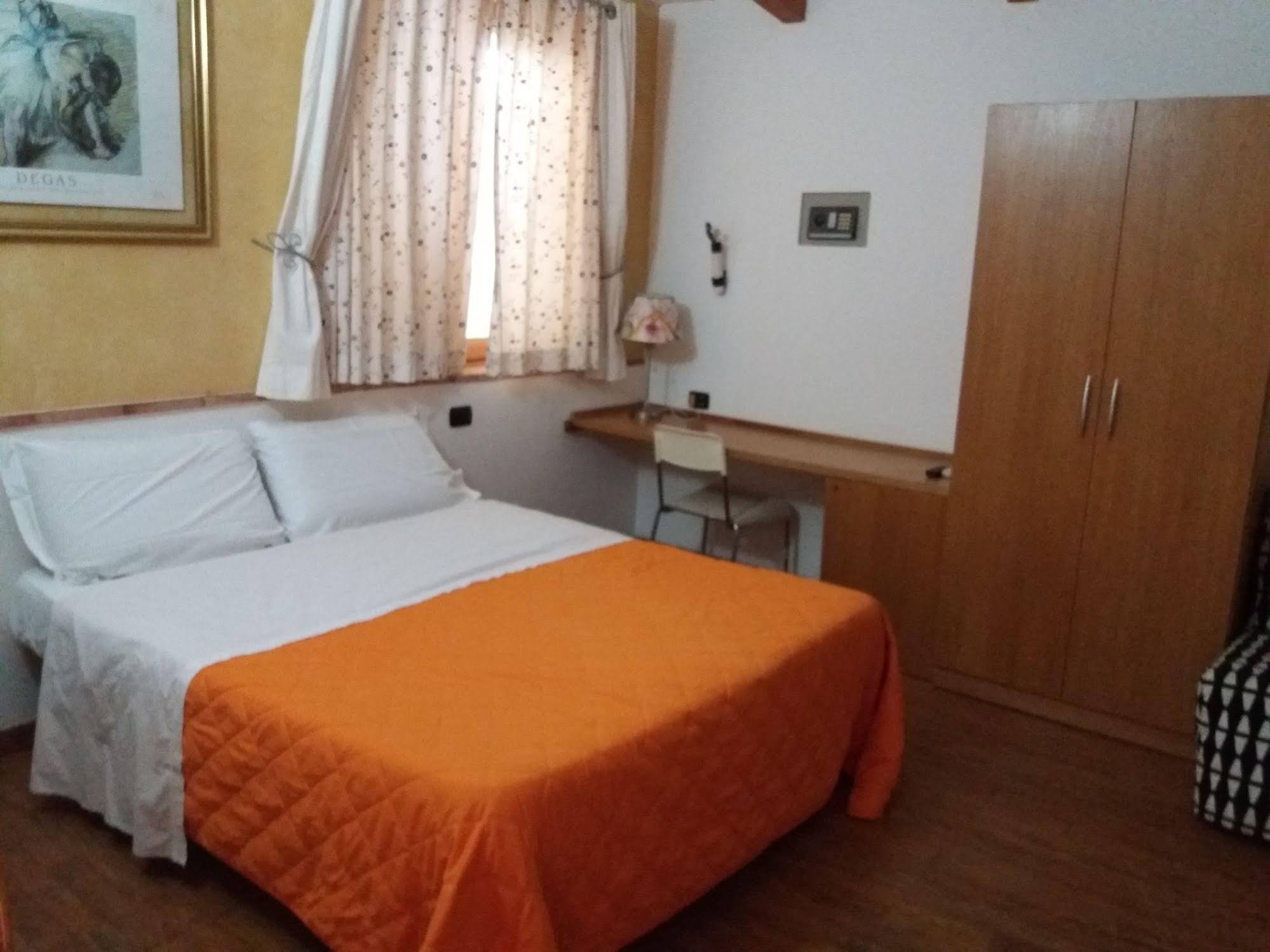 VillaMola Bed & Breakfast
