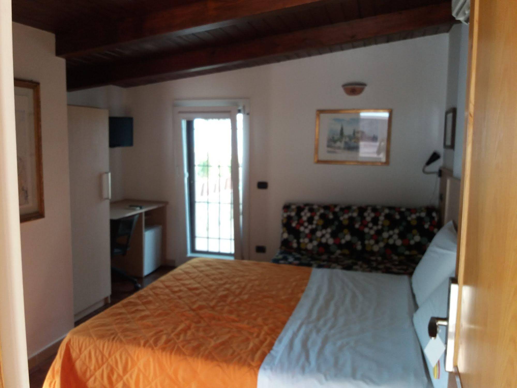 VillaMola Bed & Breakfast