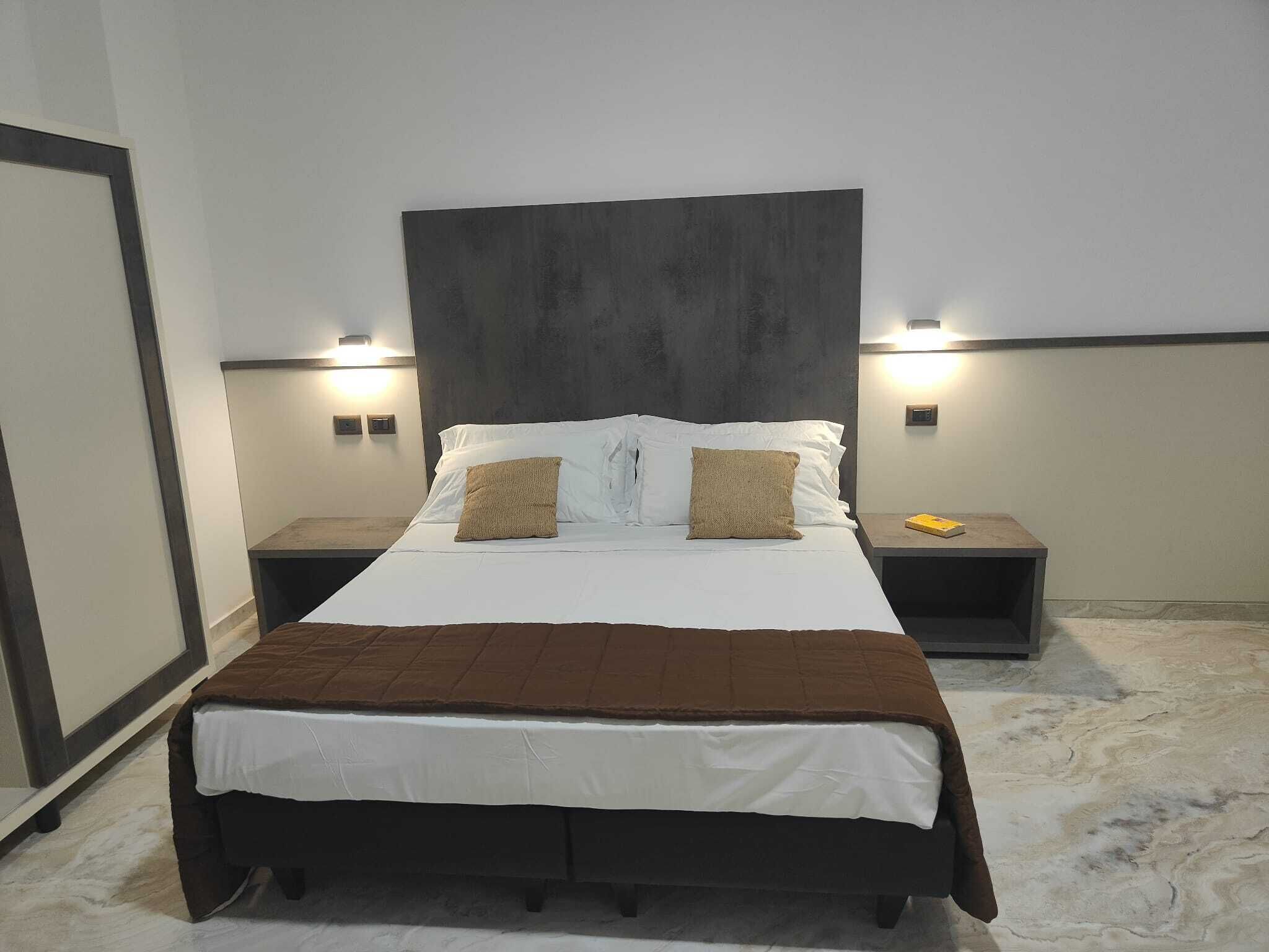 Hotel Eboli