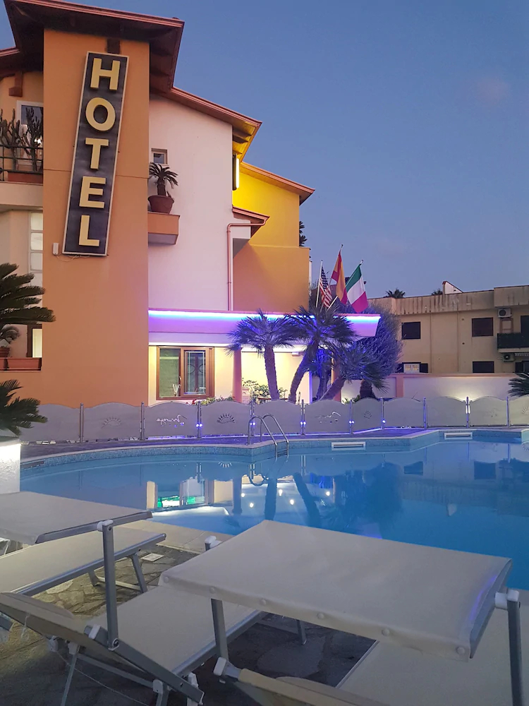 Hotel Mirage