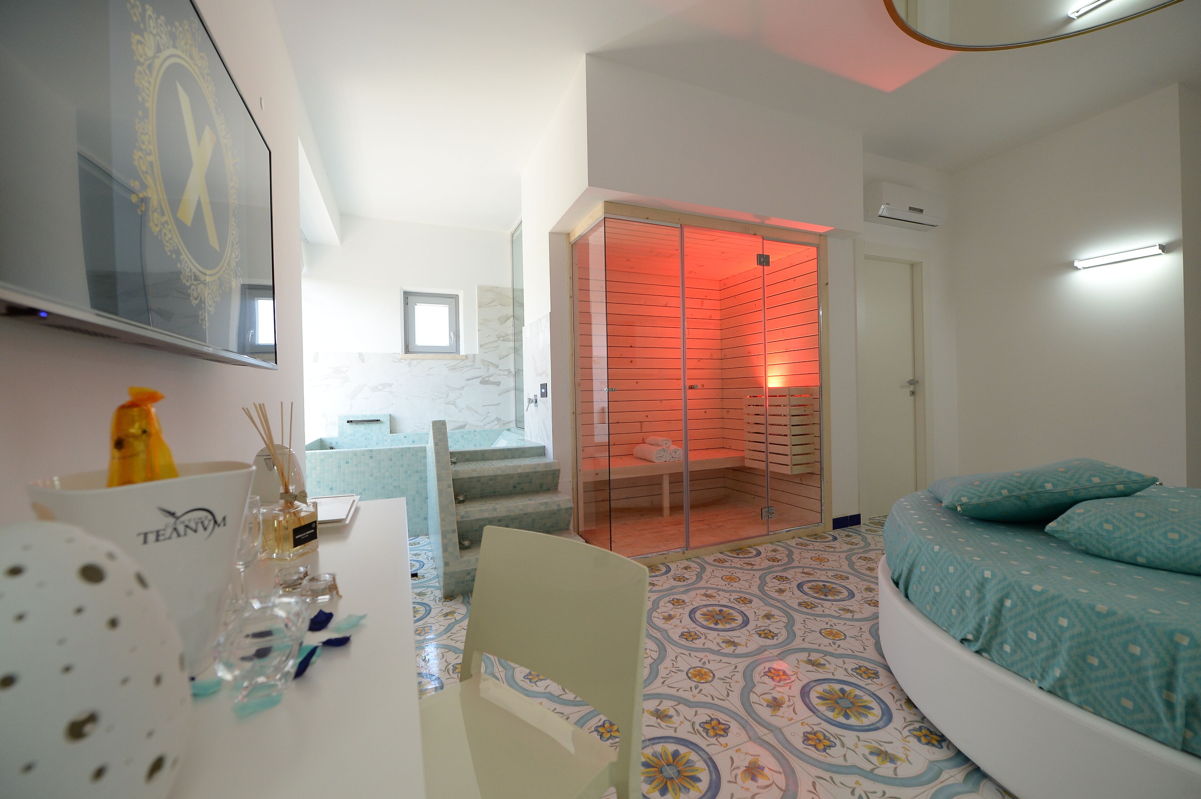 X Hotel