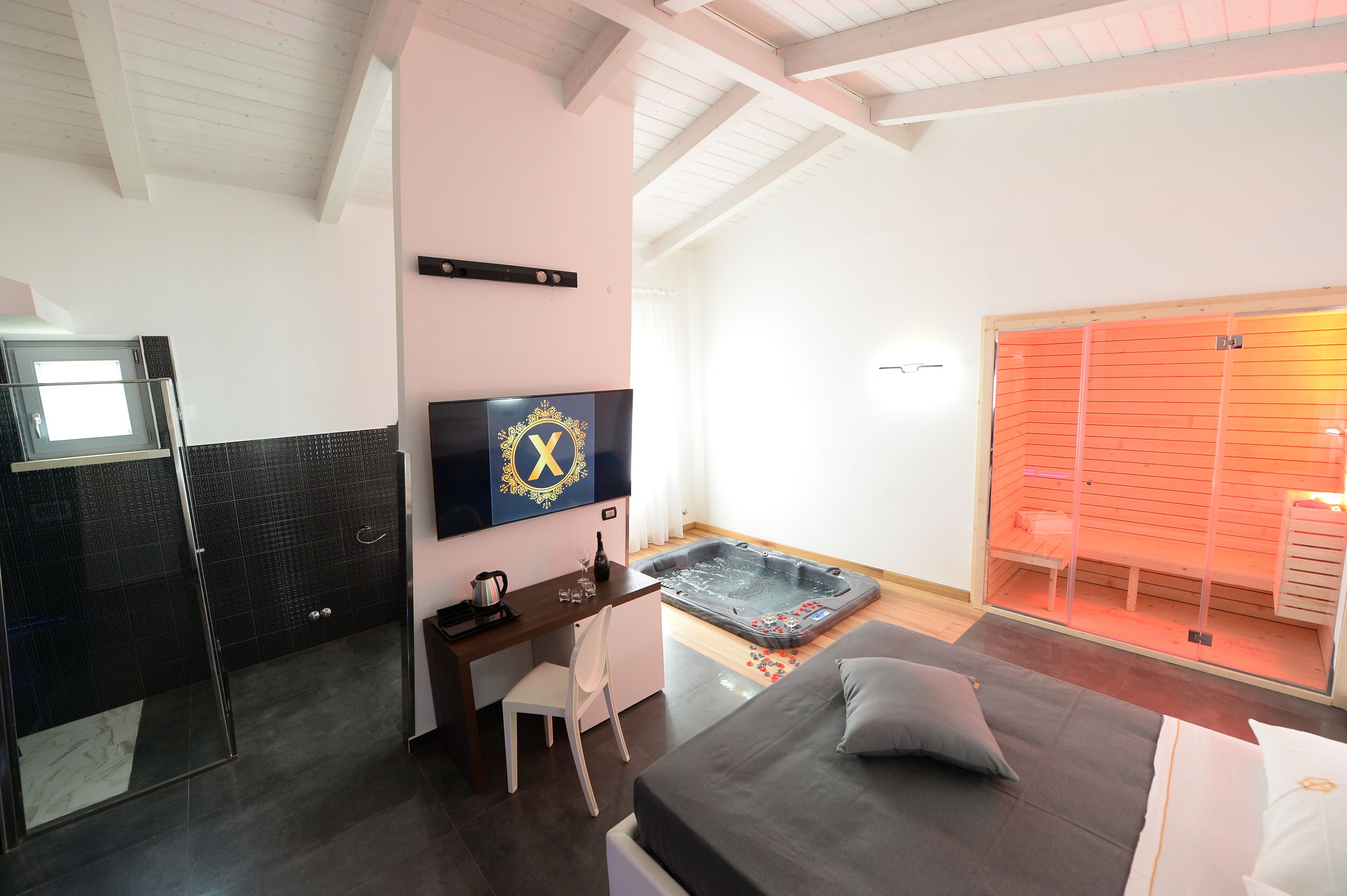X Hotel