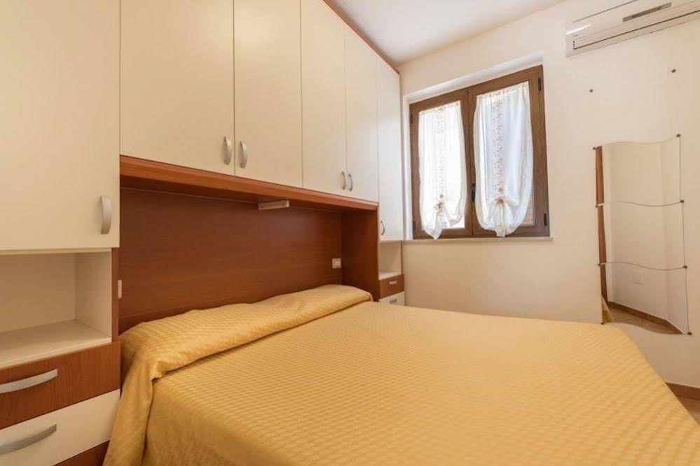 Residence Blue Pearl