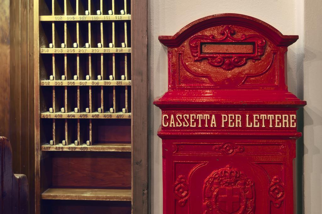 De la Poste