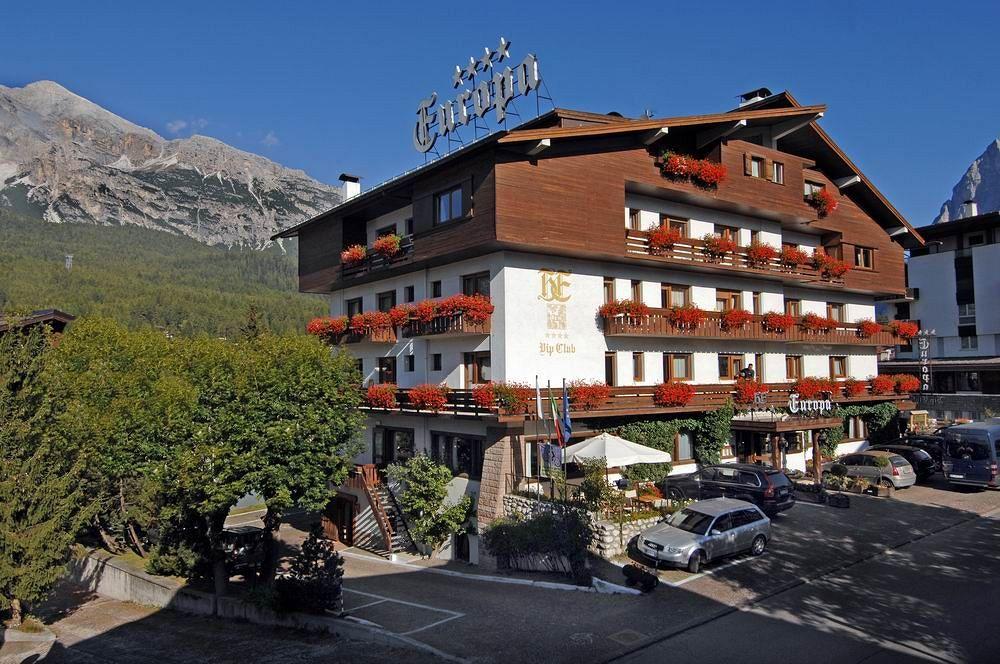 Eight Cortina
