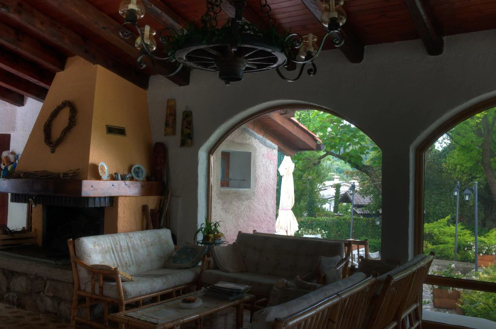 B&B Four Winds