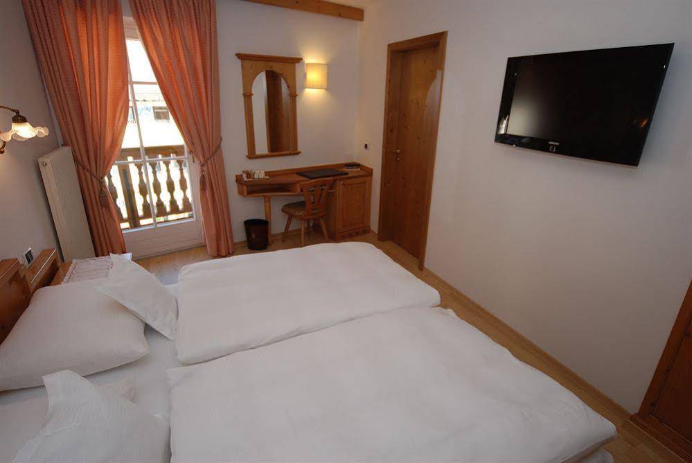 Central Hotel