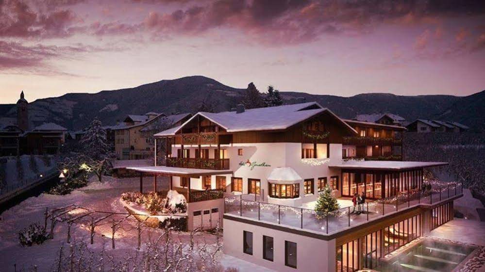 Hotel Jonathan