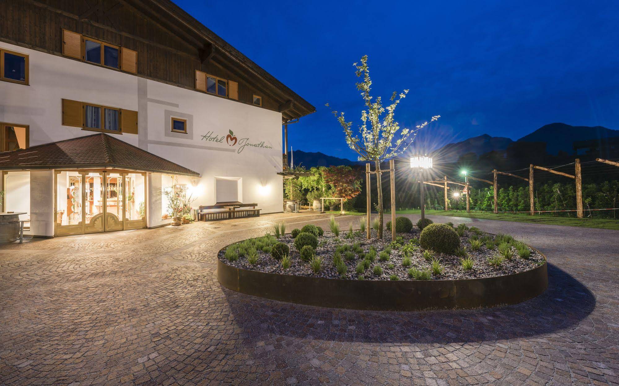 Hotel Jonathan