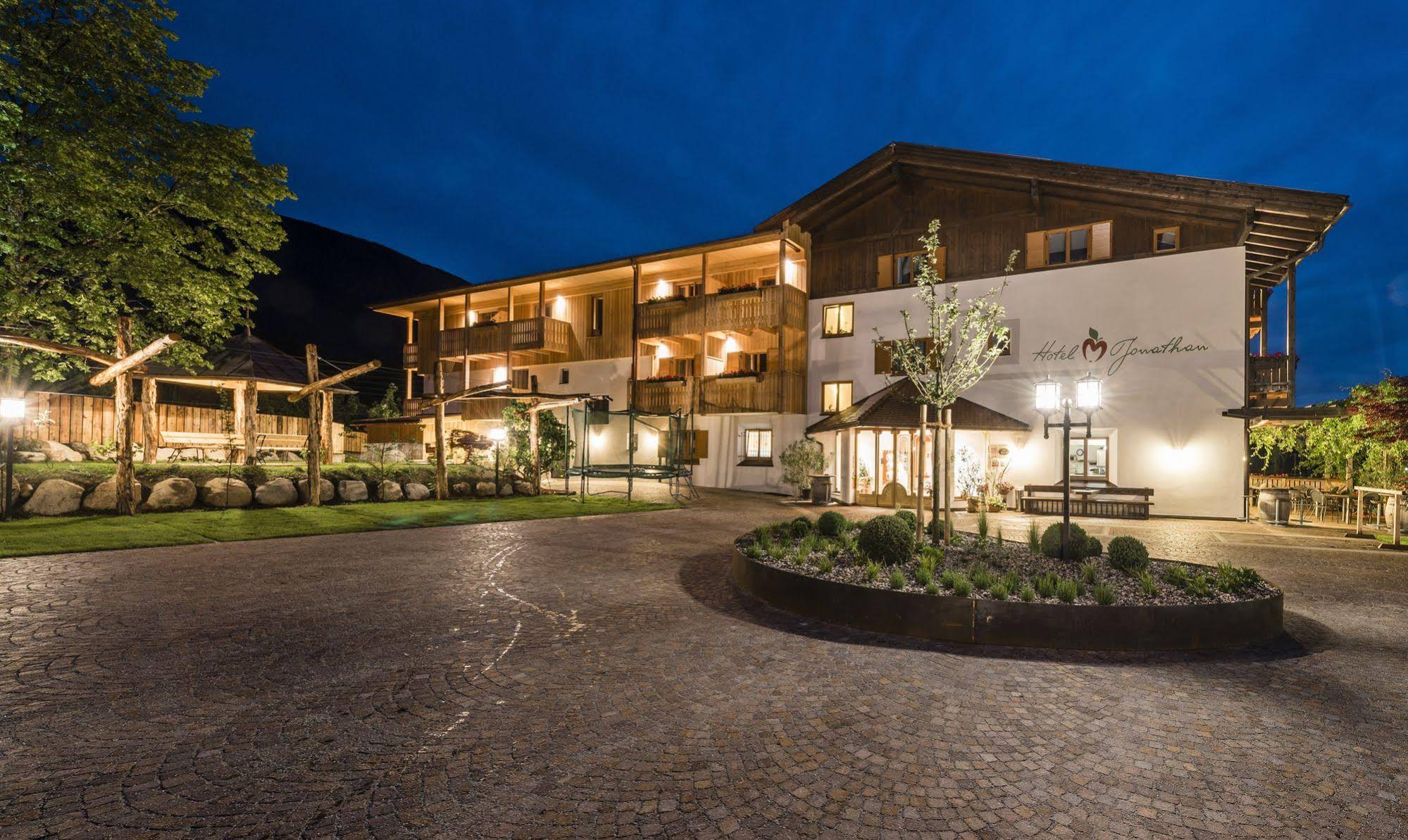 Hotel Jonathan