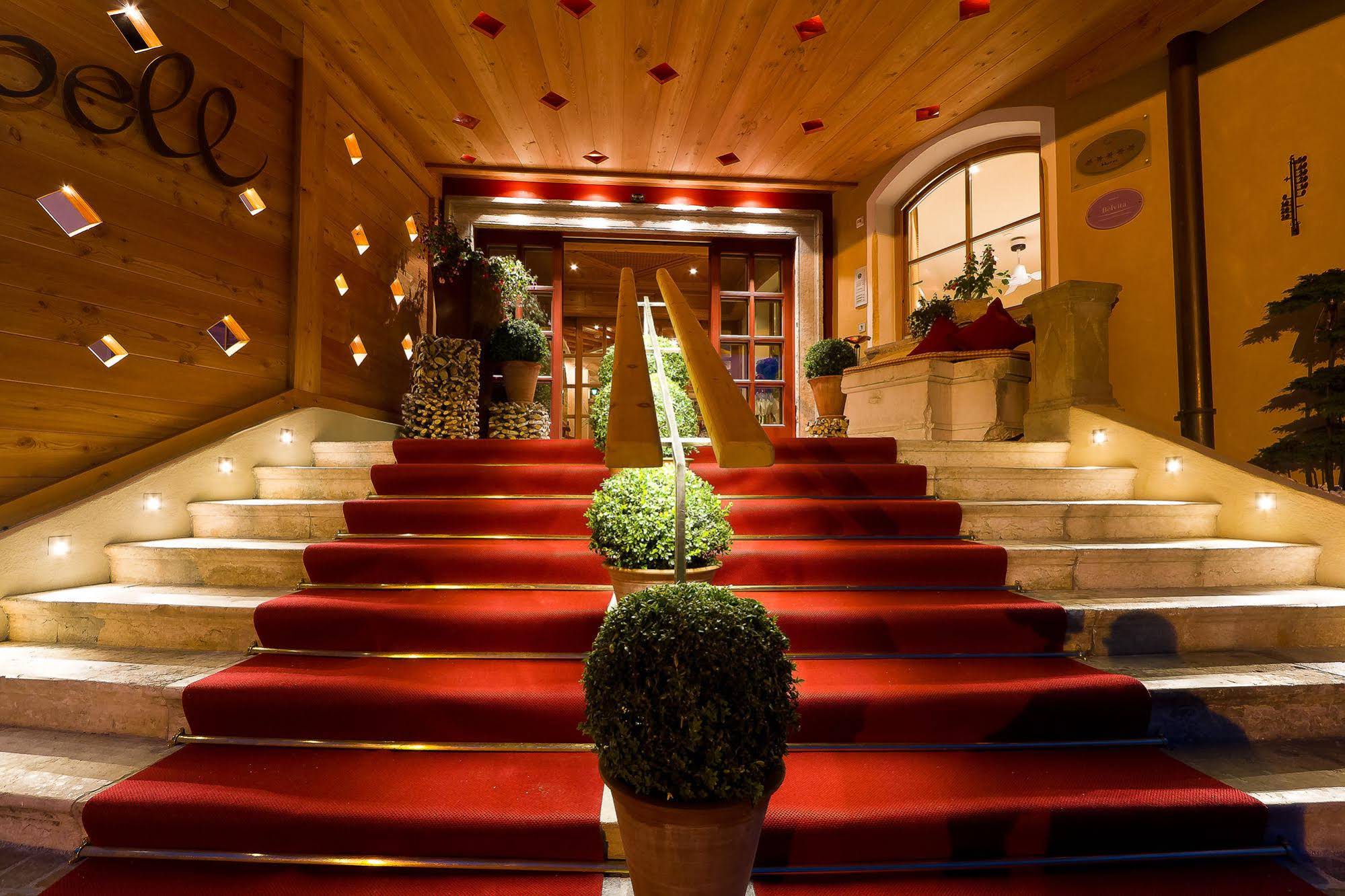 Dolomiten Wellness Residenz Mirabell