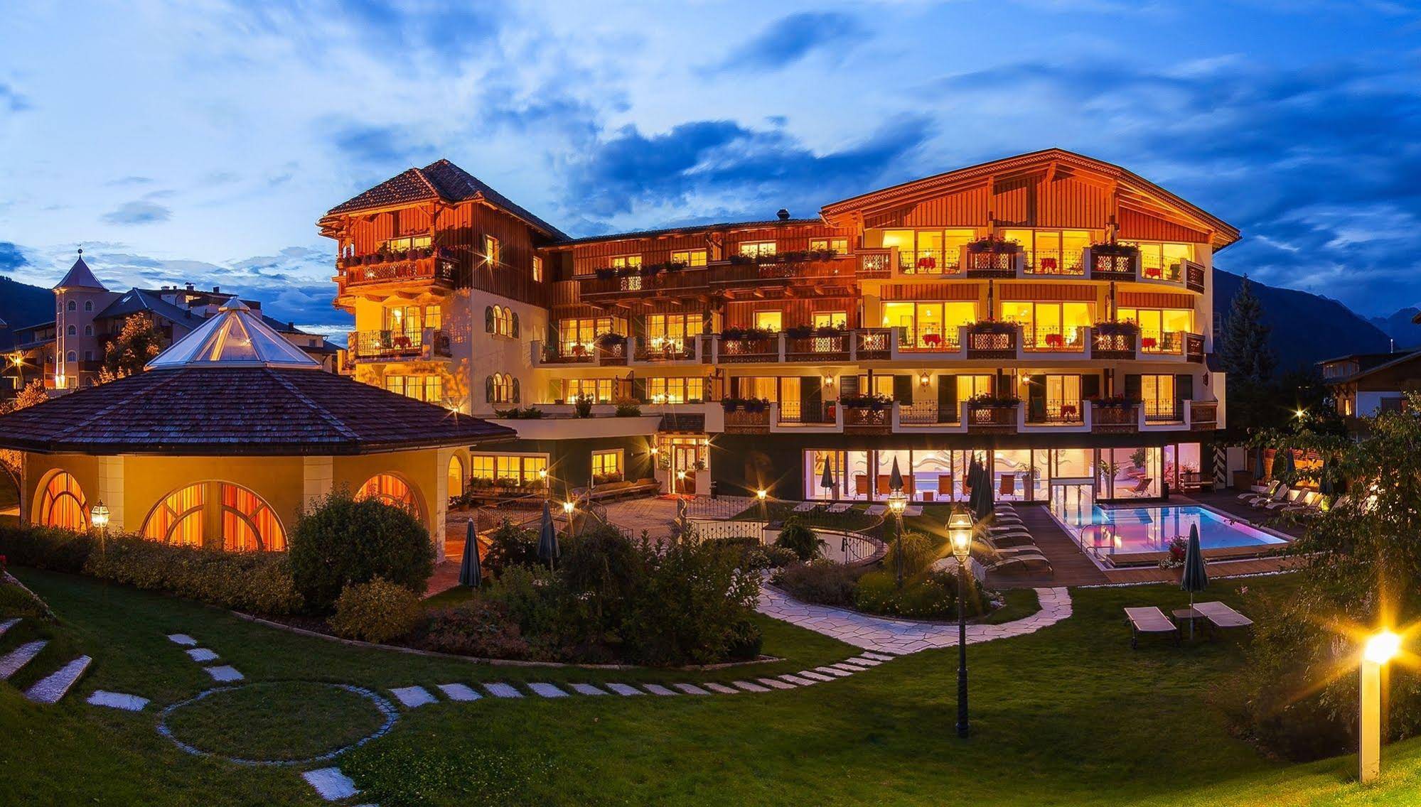 Dolomiten Wellness Residenz Mirabell