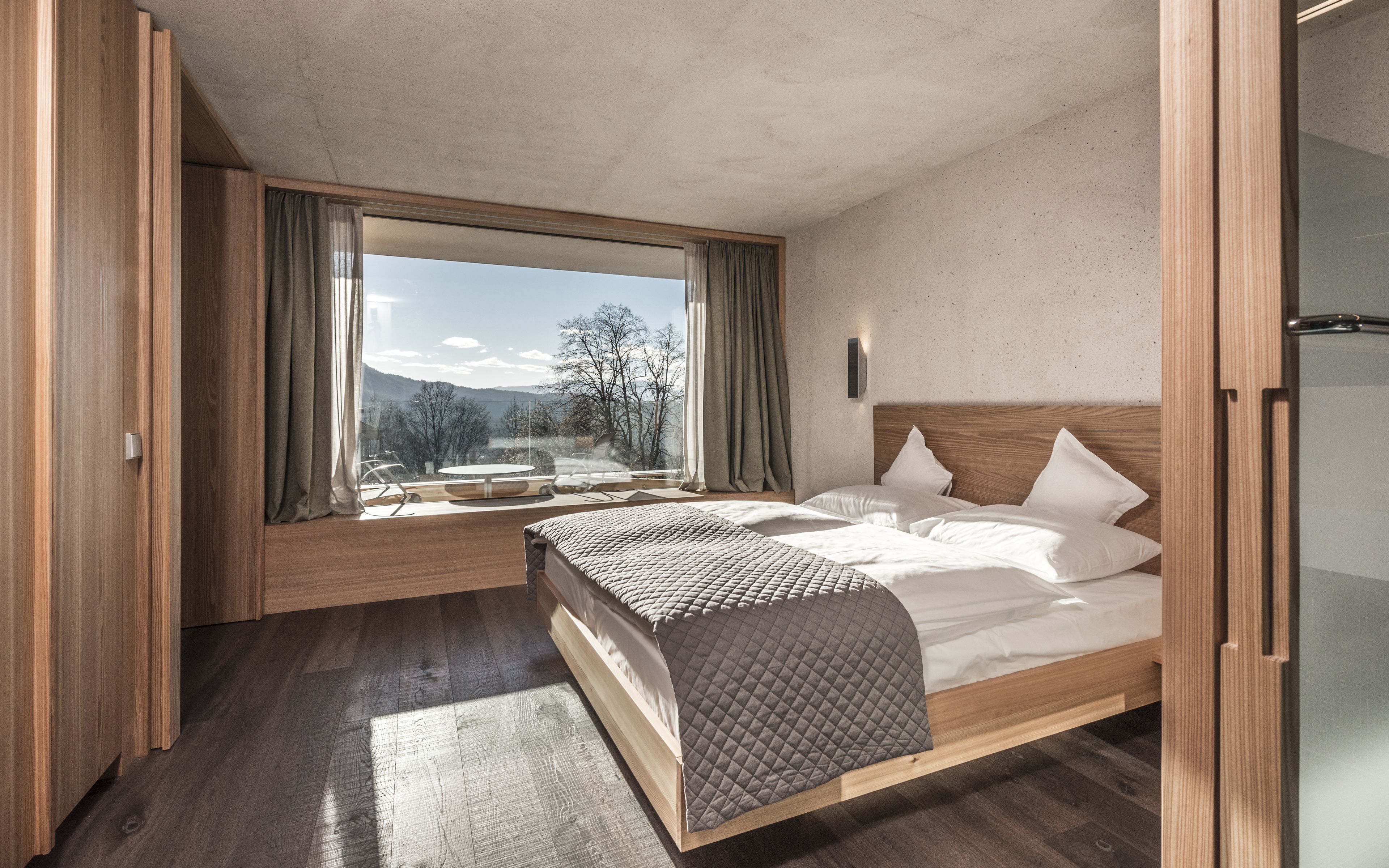 La Paula Apartments & Suites