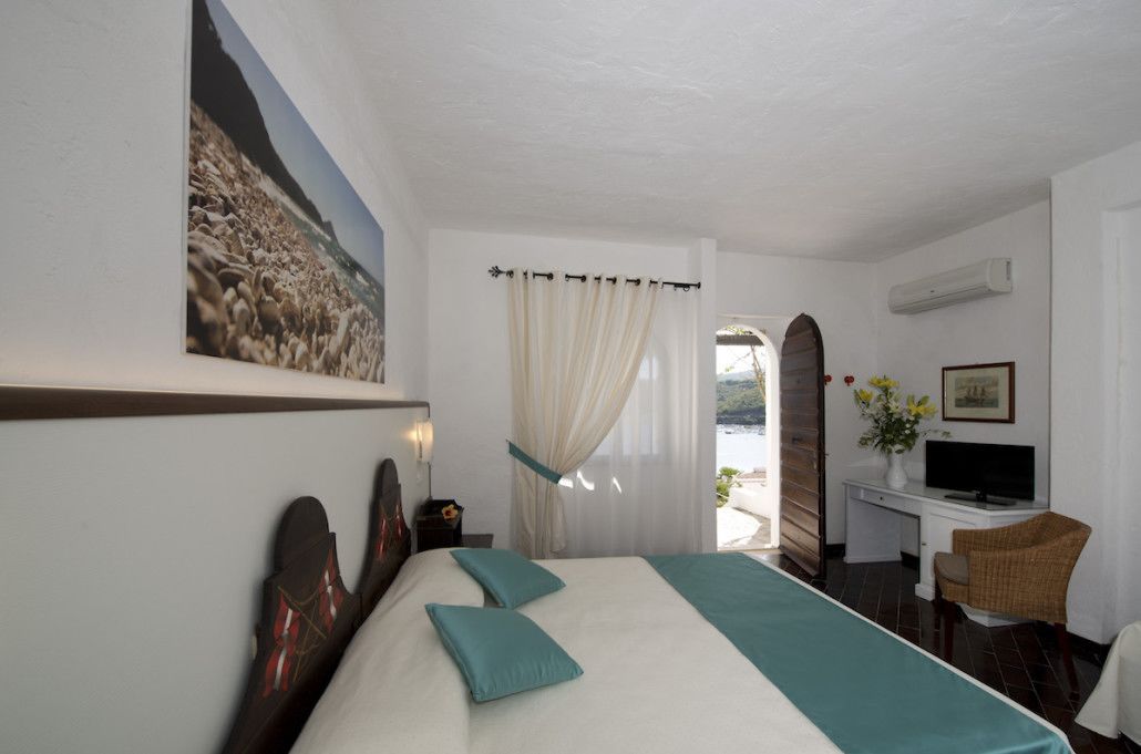 Cala di Mola Hotel