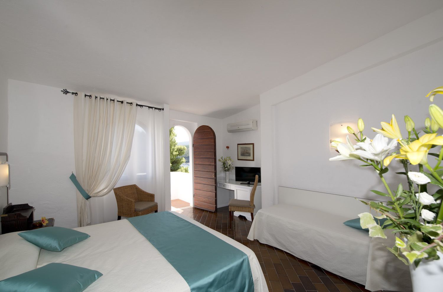 Cala di Mola Hotel