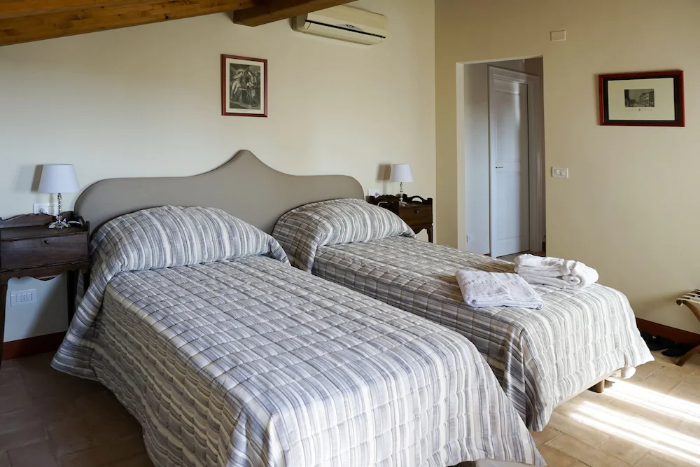 Casa Isolani