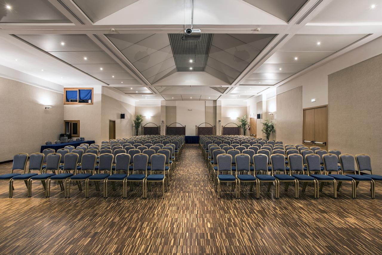 FlyOn Hotel & Conference Center