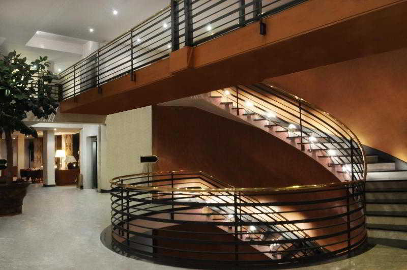 FlyOn Hotel & Conference Center