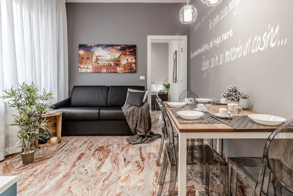 Ugo Bassi Apartments