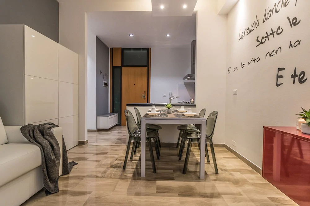 Ugo Bassi Apartments