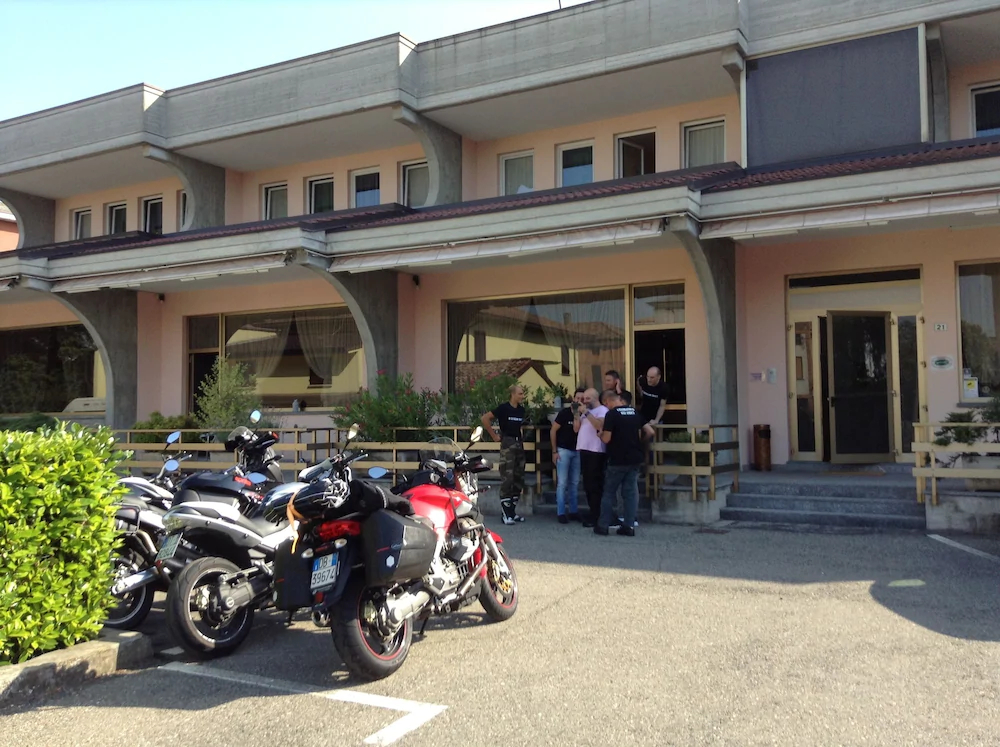Hotel Route 9