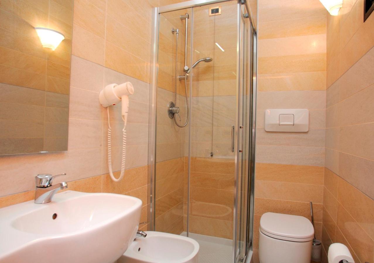 Astra Hotel