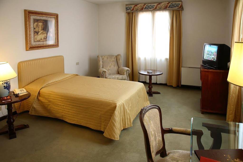 Hotel Ristorante Villa Montanarini