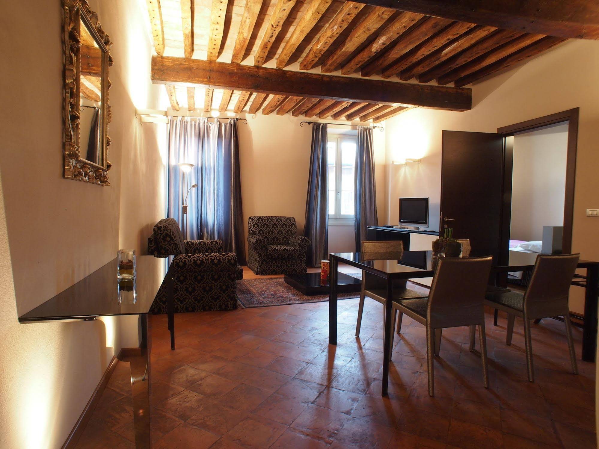 Parizzi Suites & Studio