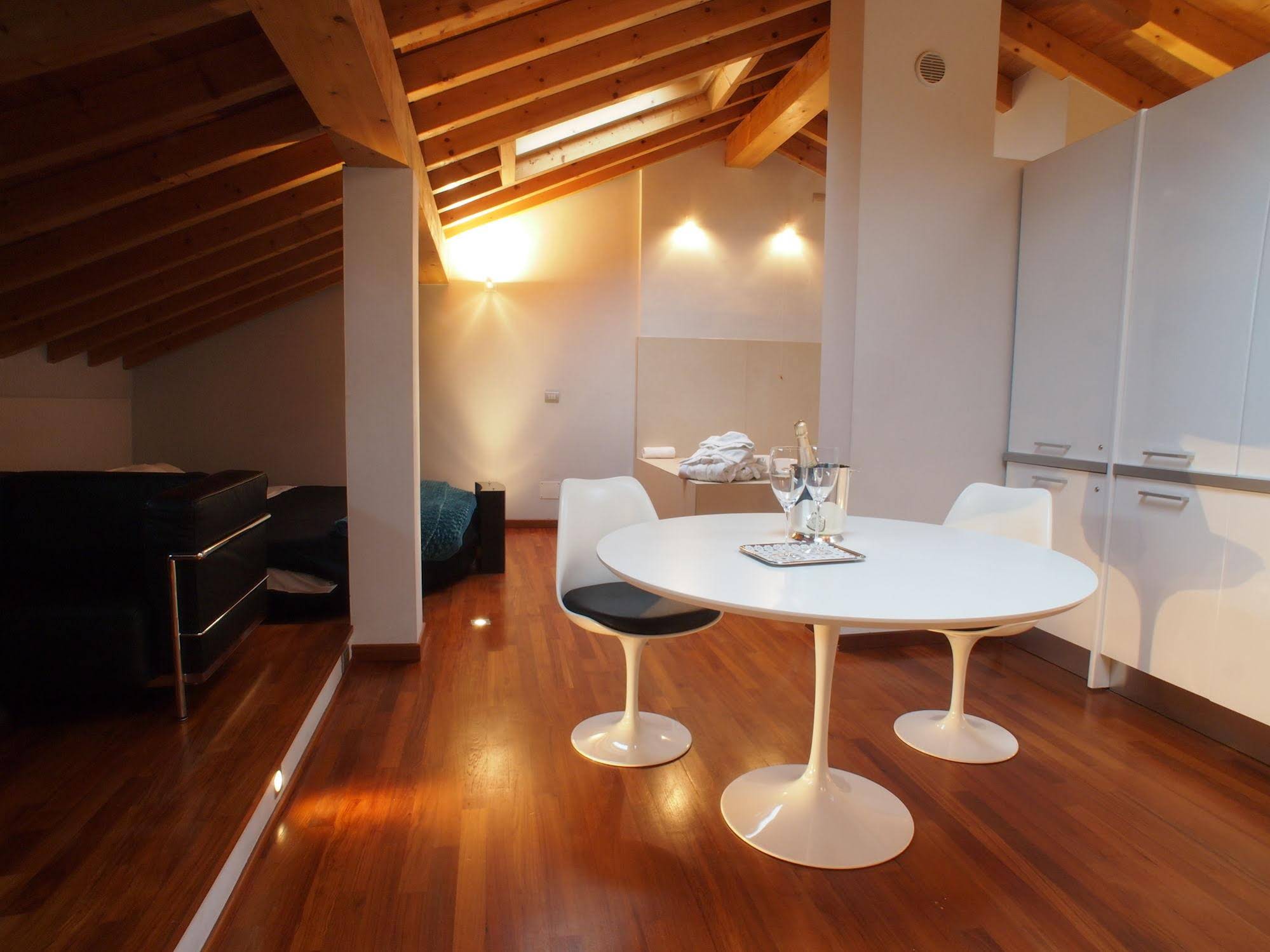 Parizzi Suites & Studio