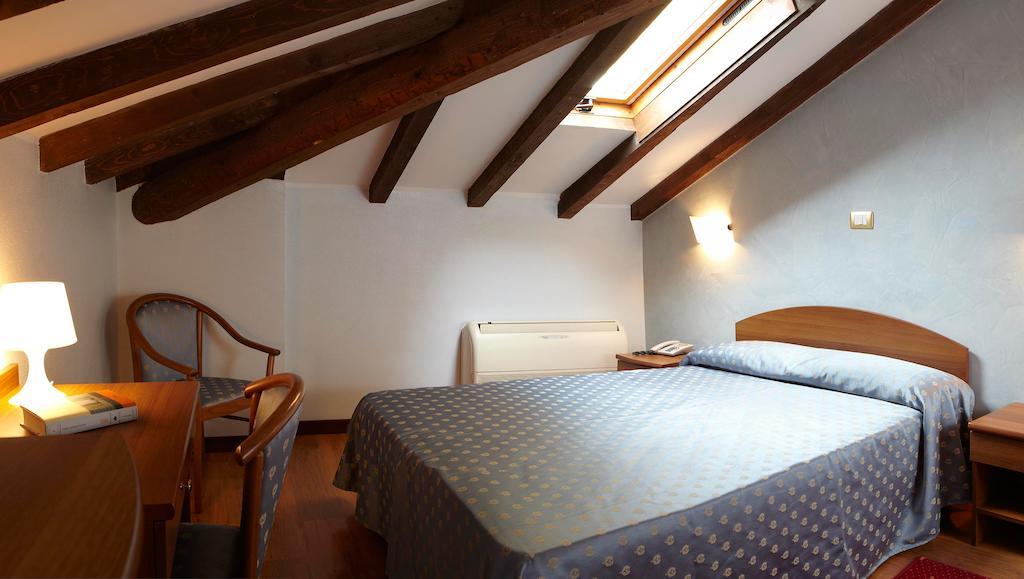 IPoint Hotel Bologna