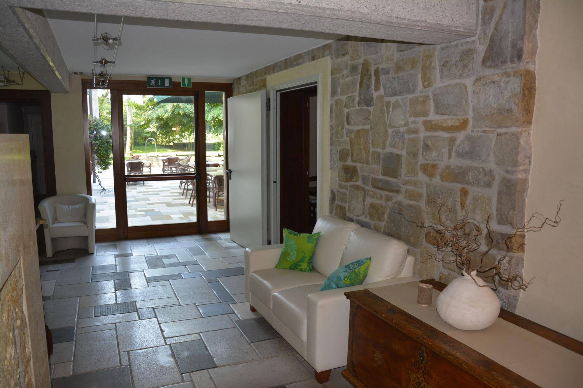 Accademia Vine Lodge