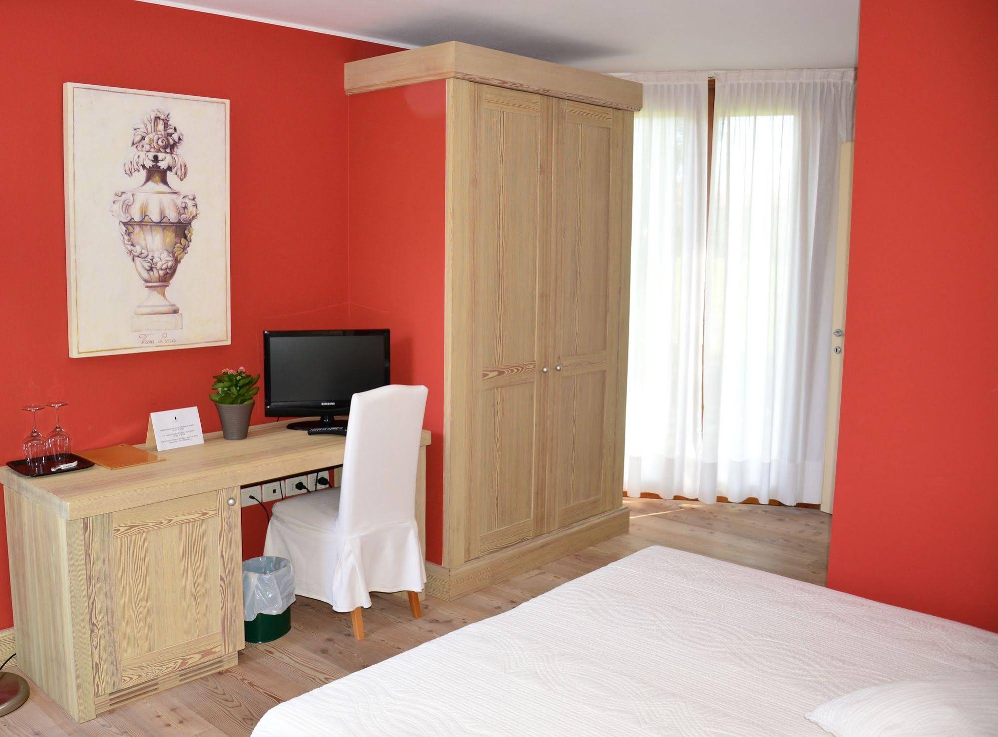 Accademia Vine Lodge