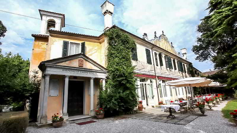 Villa Luppis