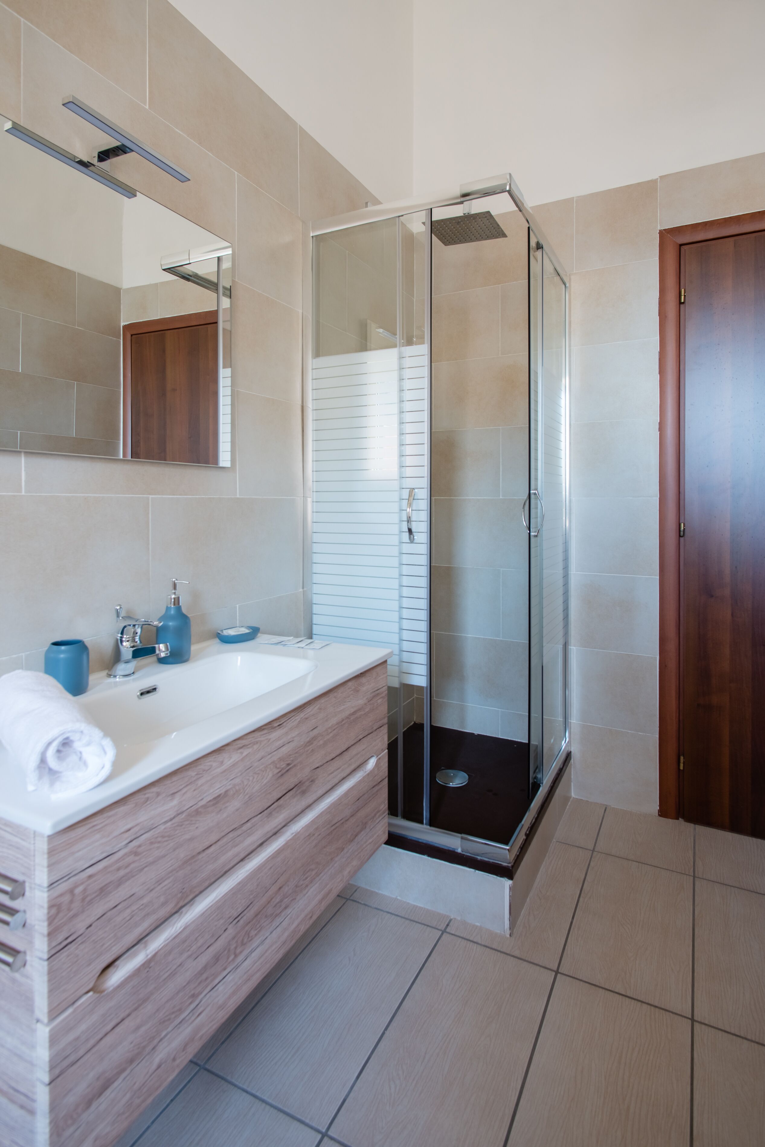 Naro Suites And Rooms