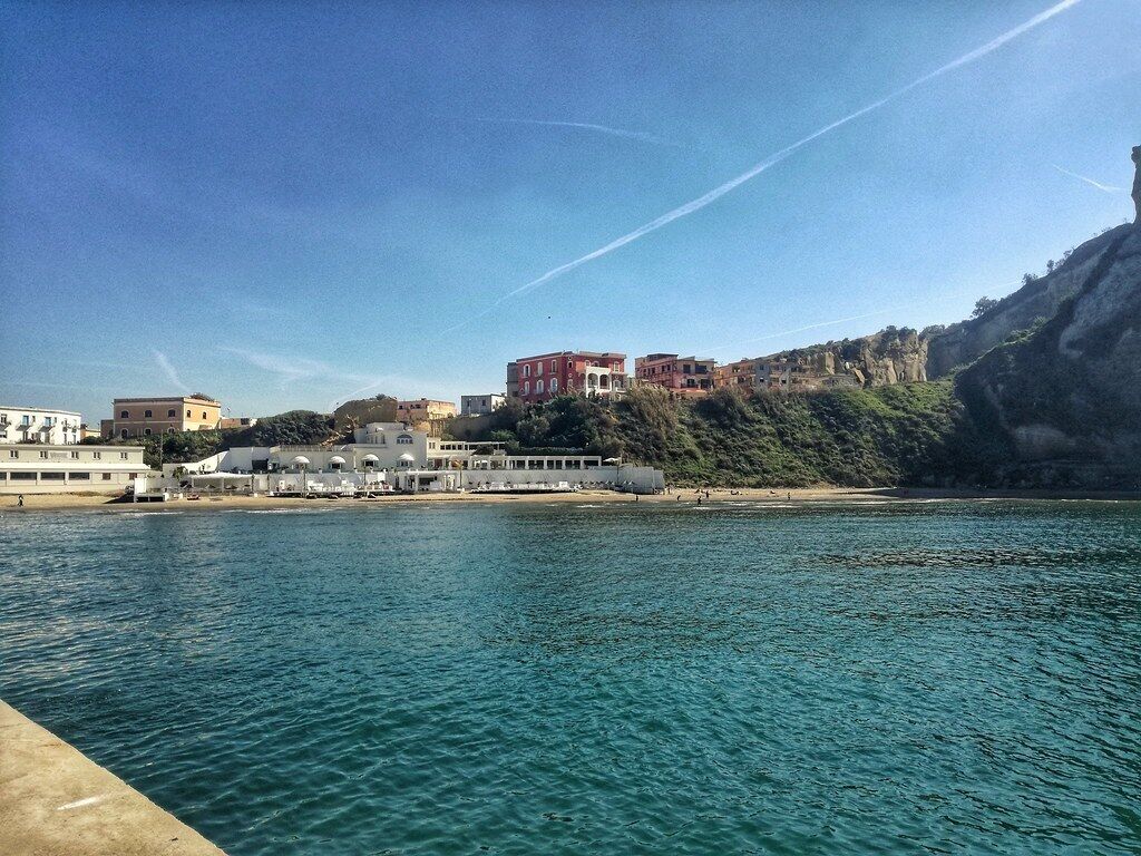 Naro Suites And Rooms