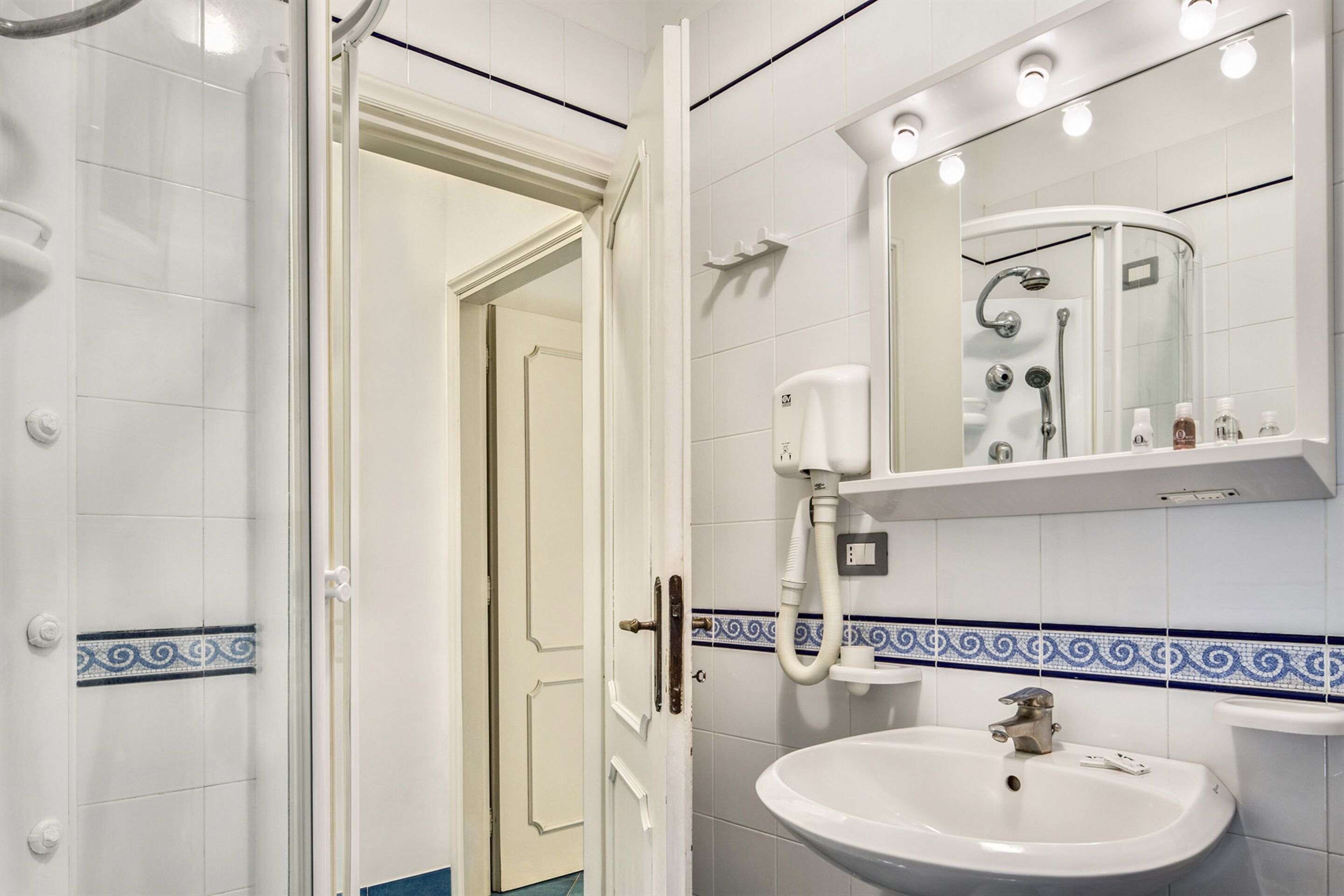 Blue-Wave Experience Resort