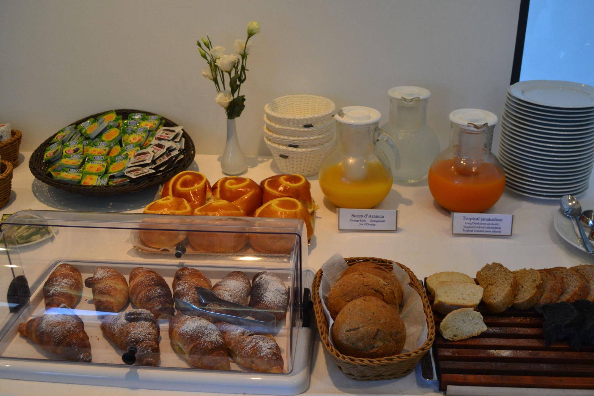 Sea Breeze Residence