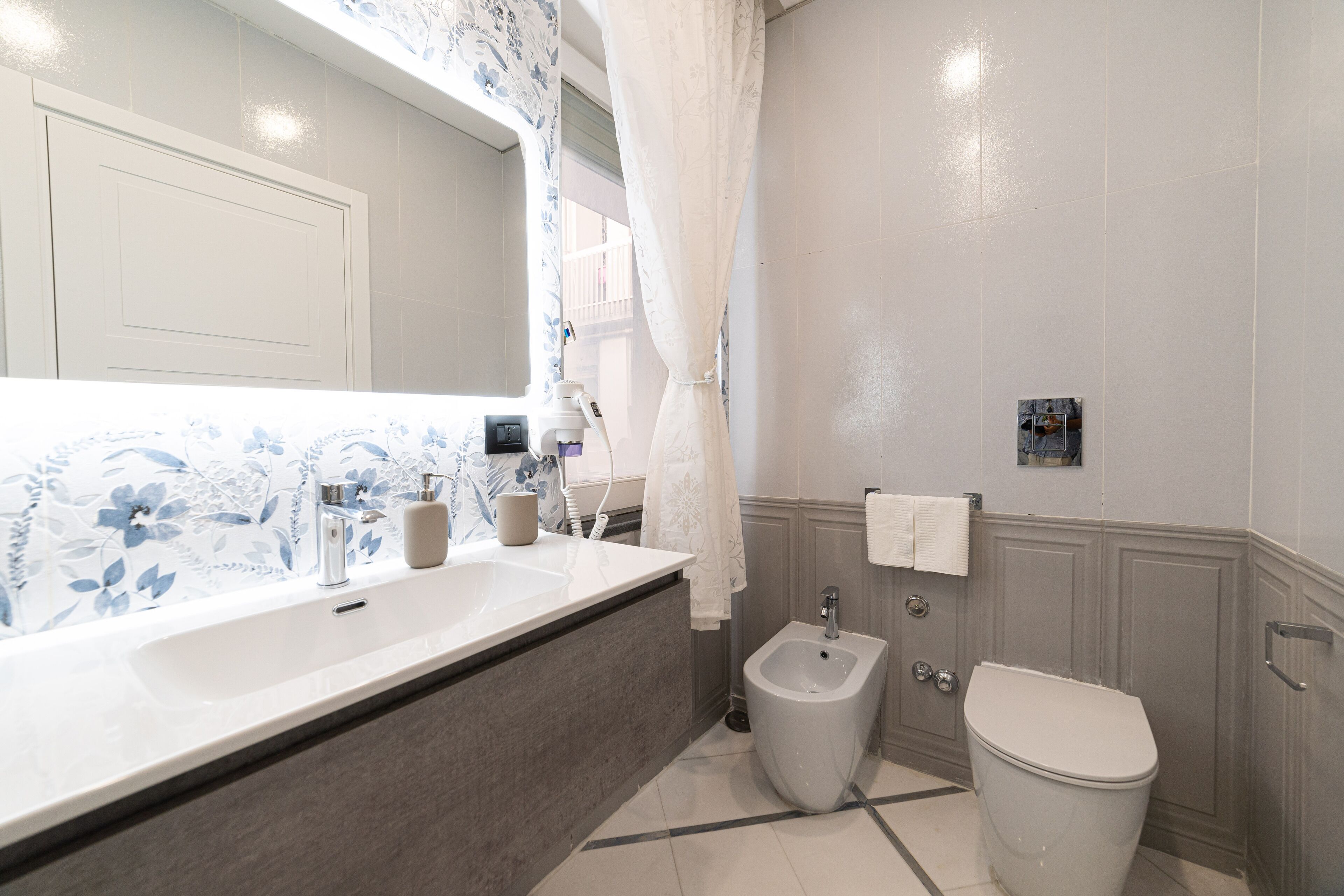 Apartments Hotel Real Suite Napoli Chiaia Mergellina