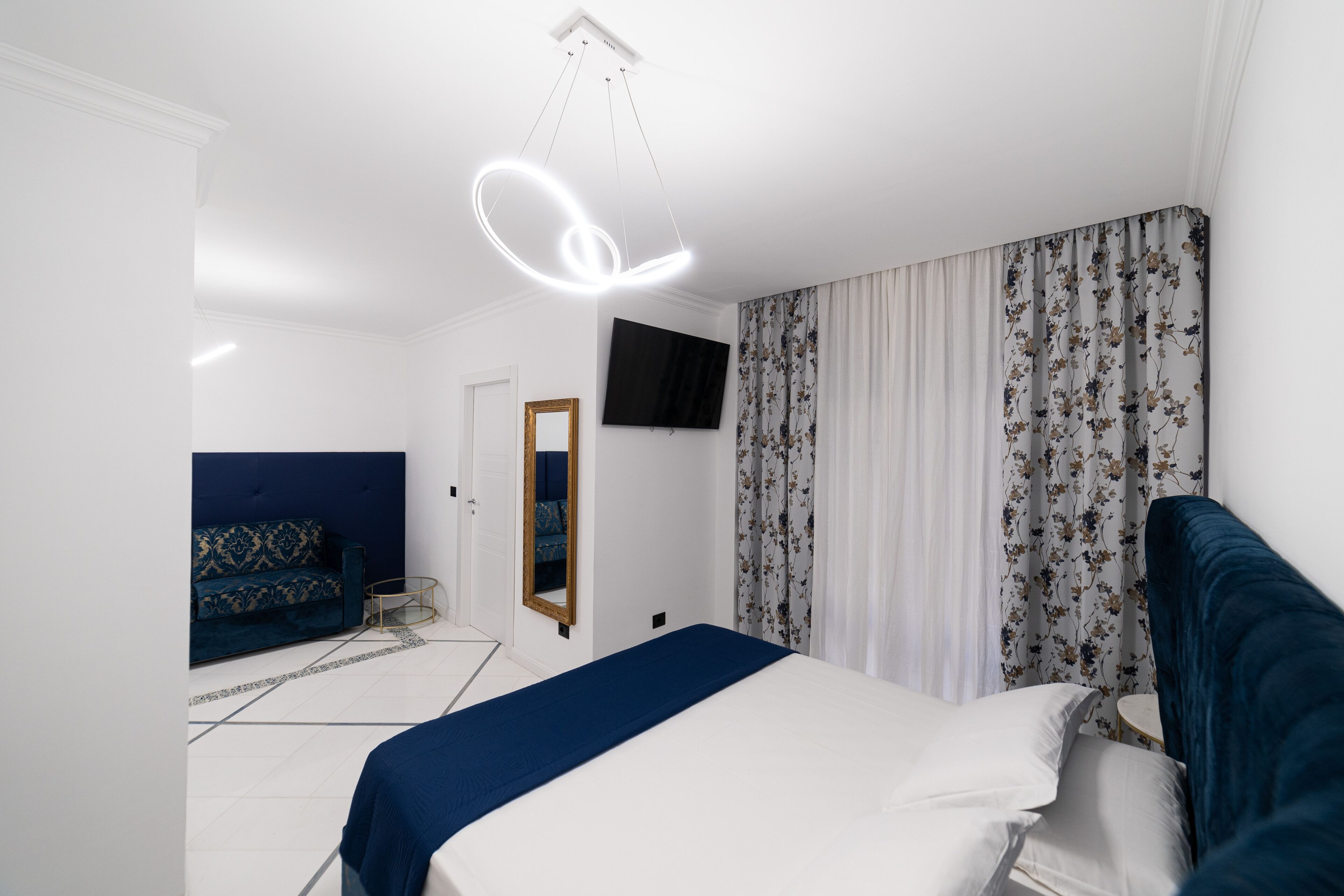 Apartments Hotel Real Suite Napoli Chiaia Mergellina