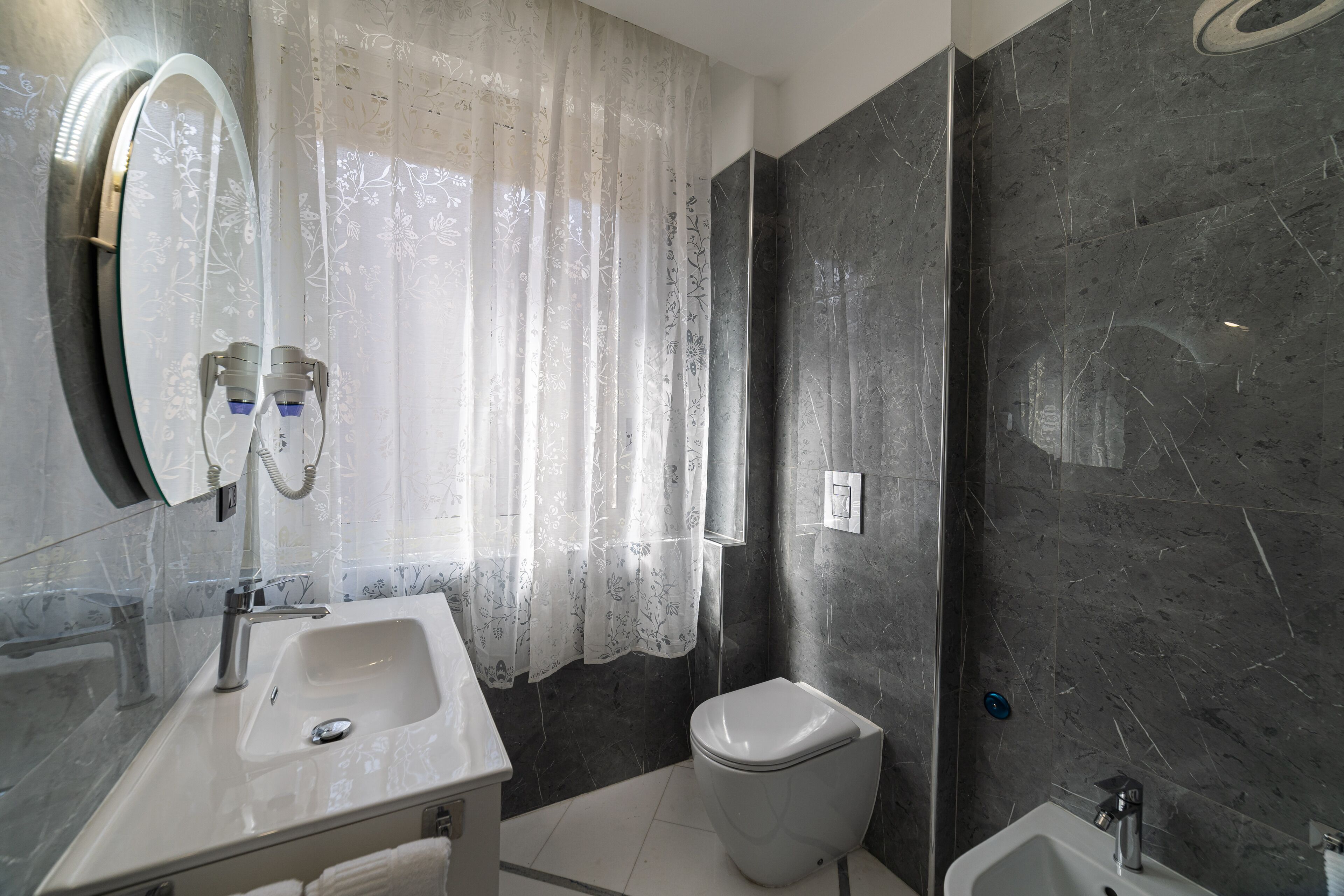 Apartments Hotel Real Suite Napoli Chiaia Mergellina