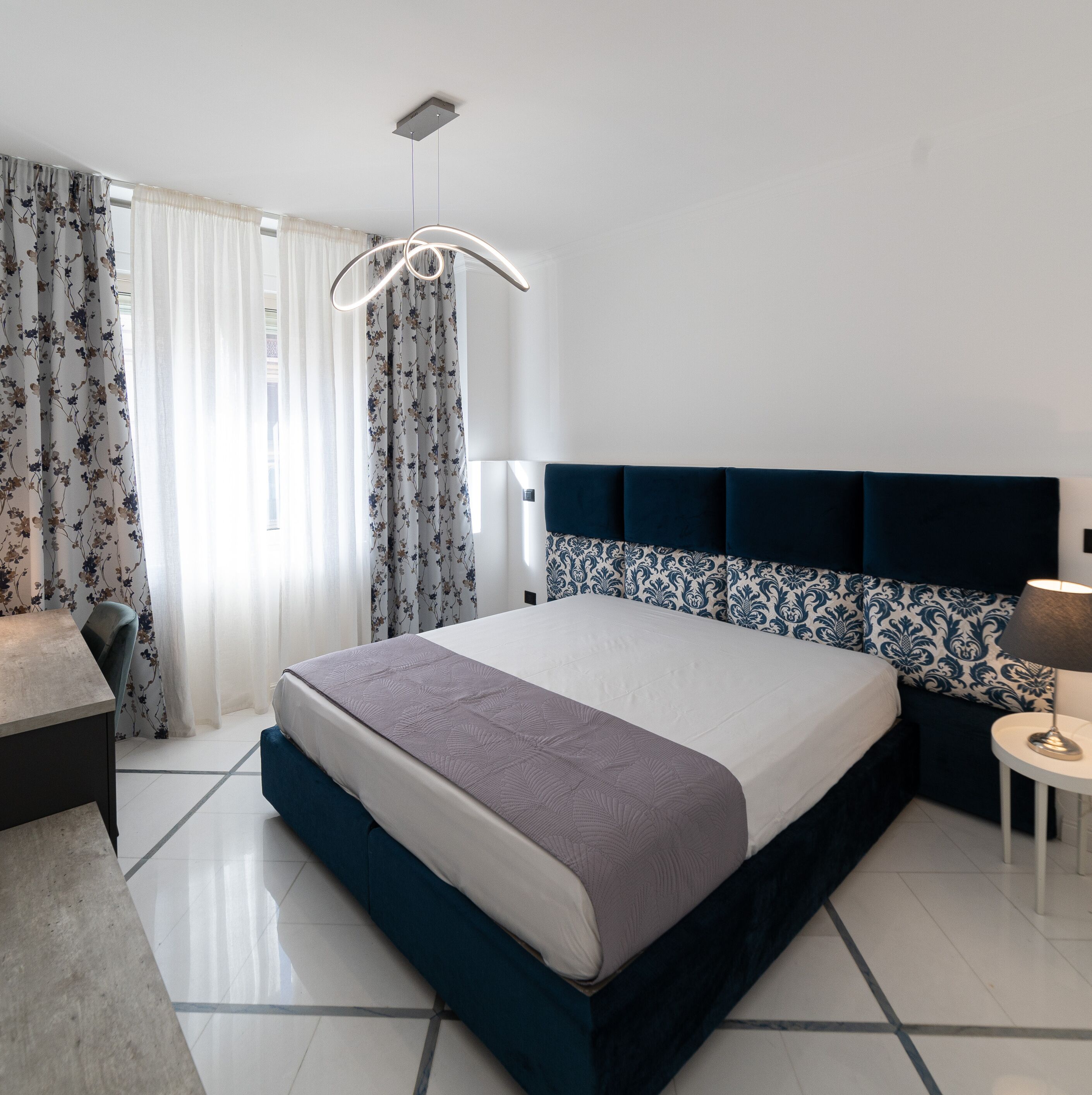 Apartments Hotel Real Suite Napoli Chiaia Mergellina