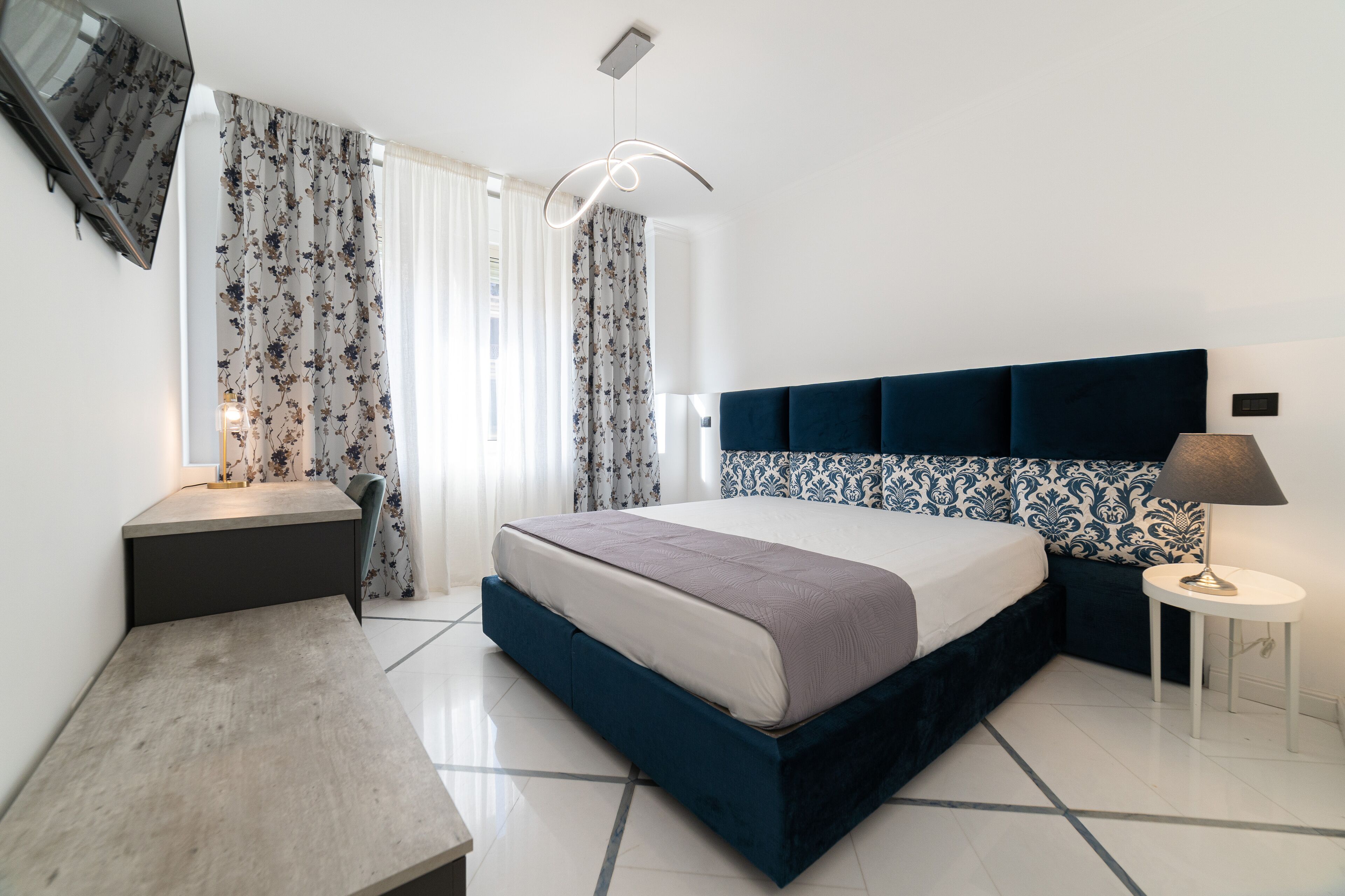 Apartments Hotel Real Suite Napoli Chiaia Mergellina