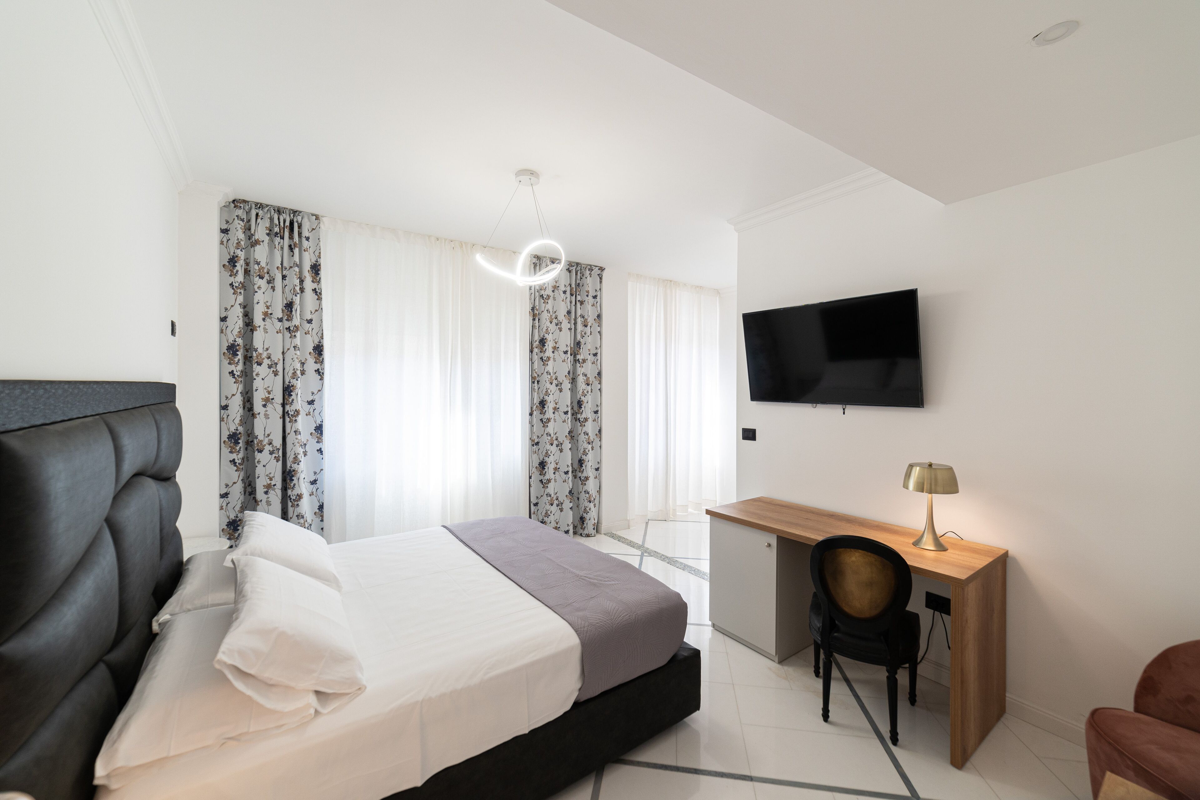 Apartments Hotel Real Suite Napoli Chiaia Mergellina