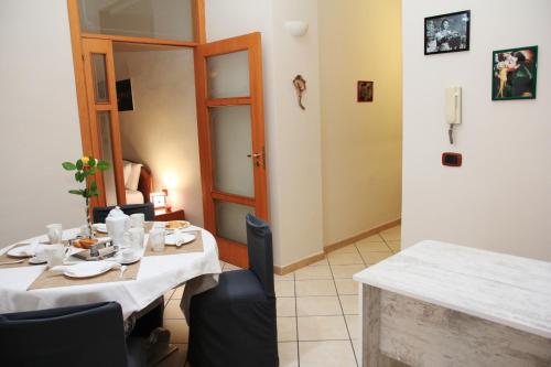 B&B Mitilini Central Station