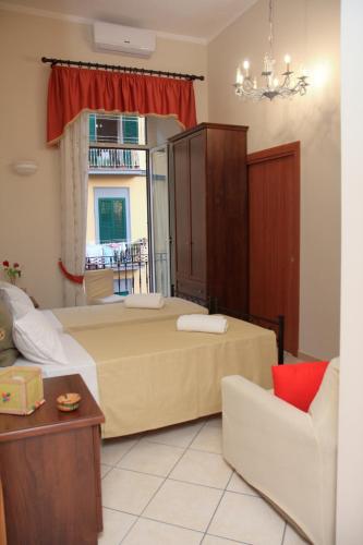 B&B Mitilini Central Station