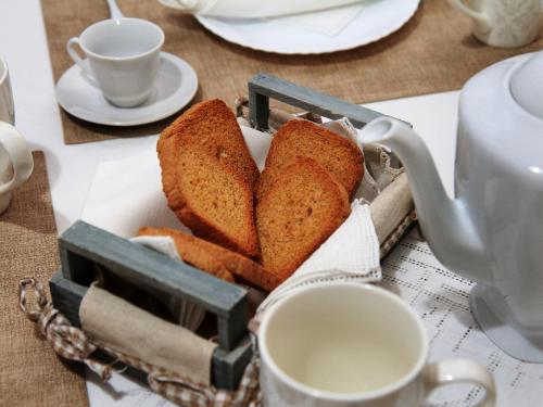 B&B Mitilini Central Station