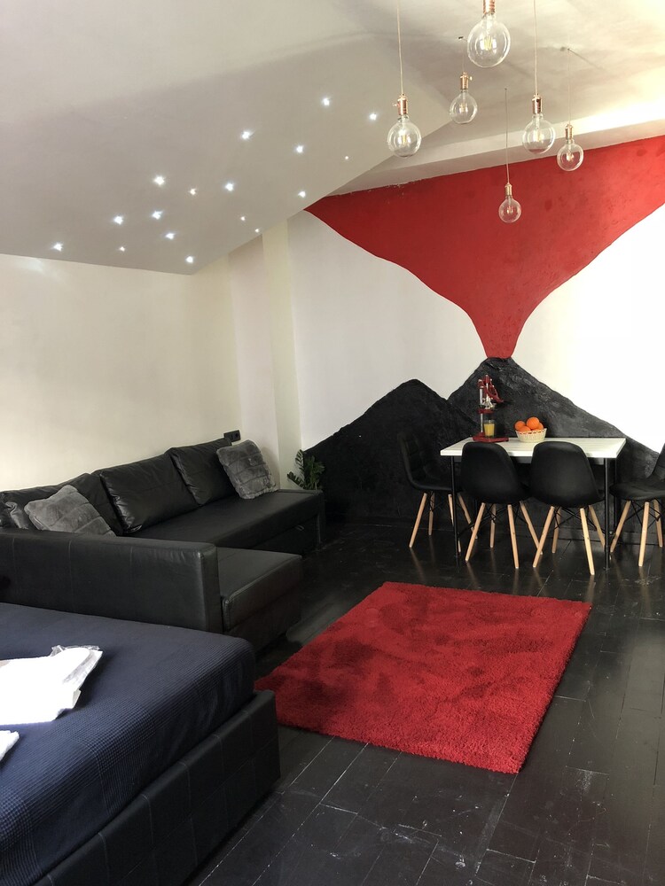 Babylon Luxury Suite & Apartments