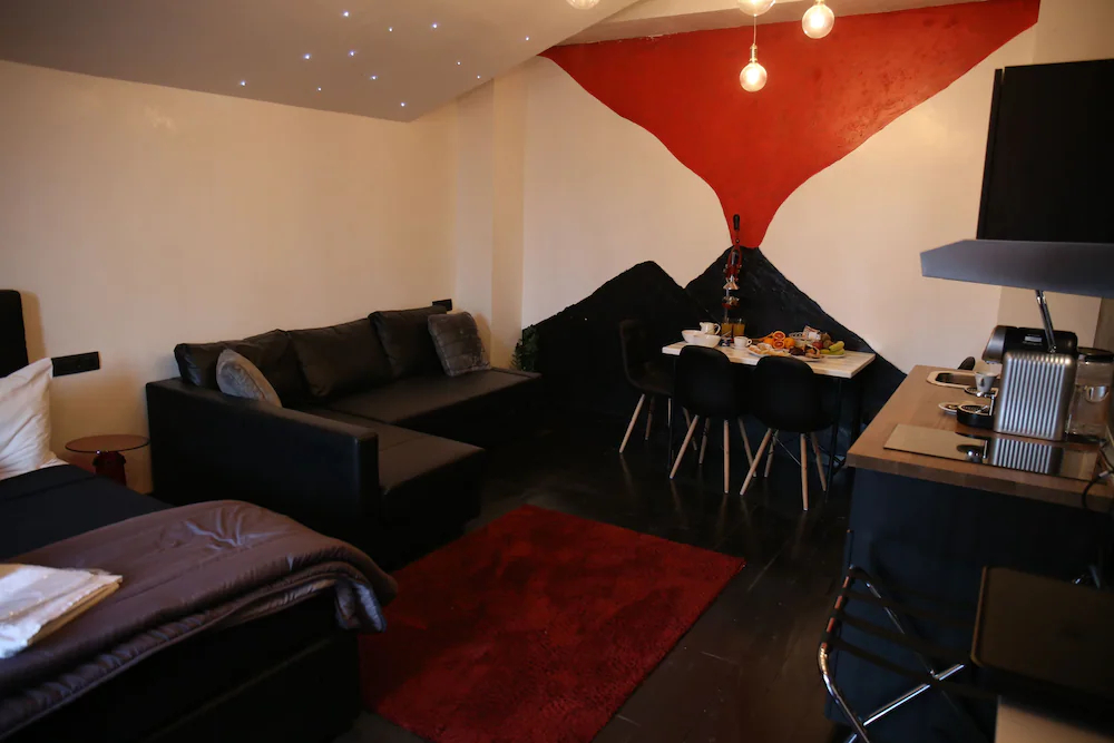 Babylon Luxury Suite & Apartments