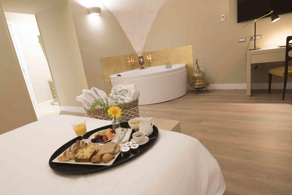 Caruso Place Boutique & Wellness Suites