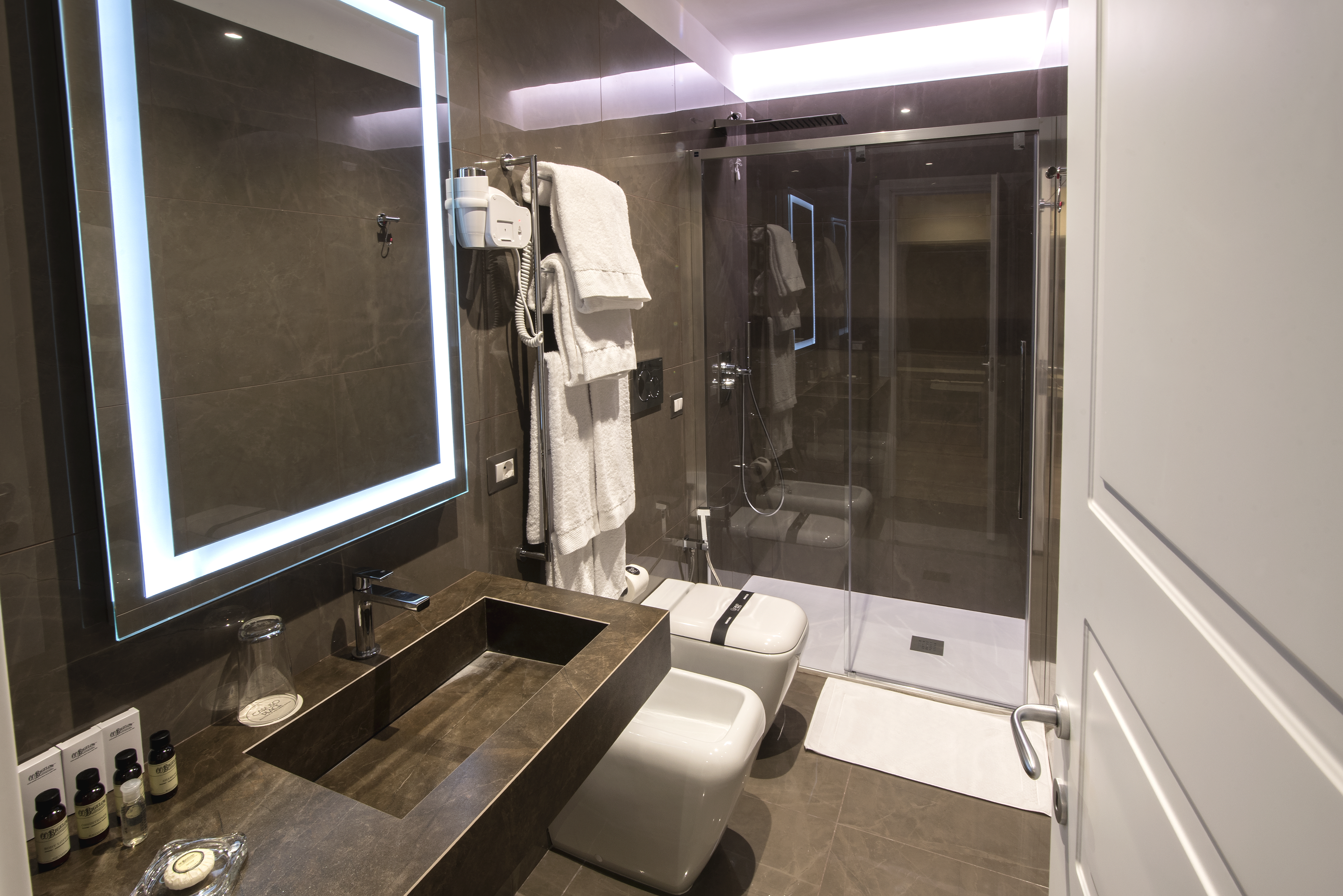 Caruso Place Boutique & Wellness Suites